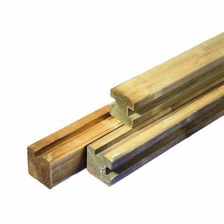 Poteau rainuré en pin pour planches tenon-mortaise