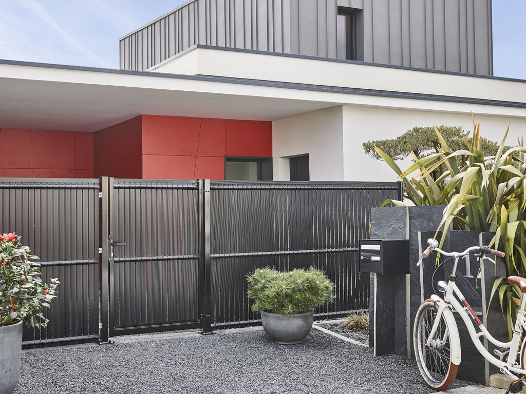 Portillon Axyle Noir - Simple battant - Poteaux carrés à bétonner